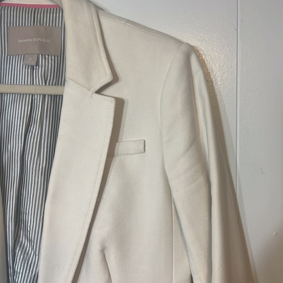 Banana republic white blazer - Picture 4 of 10